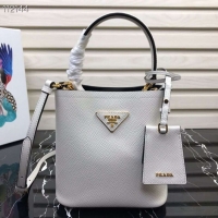 Promotional Prada Pa...