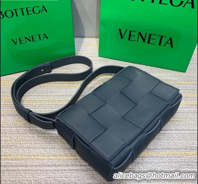 Top Design Bottega Veneta Cassette Small Crossbody Messenger Bag in Maxi-Woven Lambskin BV2668 Dark Blue 2021