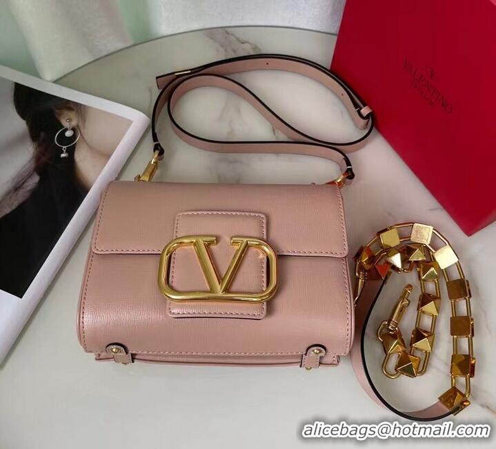 Famous Brand VALENTINO GARAVANI Stud Sign Grained Calfskin Shoulder Bag V0196 pink