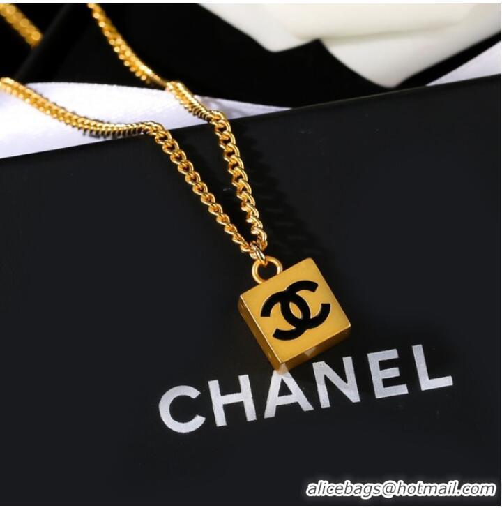 Top Grade Promotional Chanel Necklace CE7430