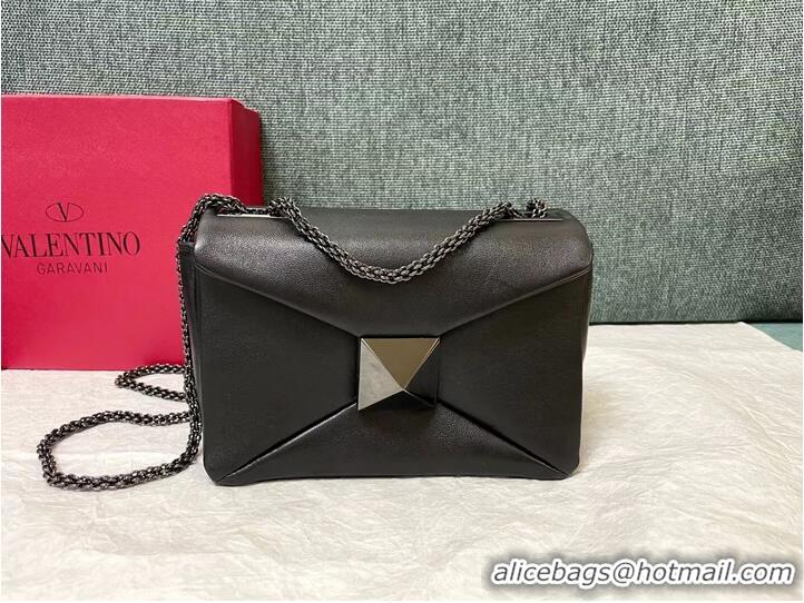 Modern Classic VALENTINO GARAVANI One Stud Sheepskin Shoulder Bag YW0B0K21 black