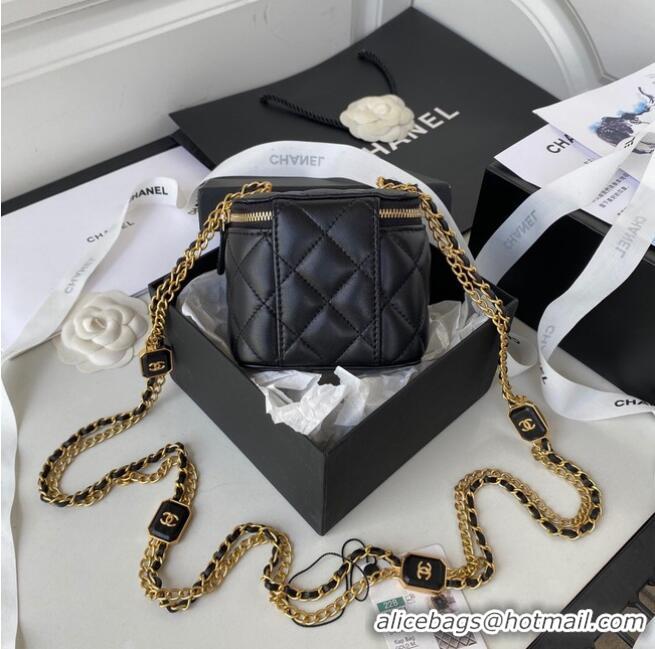 Pretty Style CHANEL SMALL VANITY WITH CHAIN Lambskin & Gold-Tone Metal AP2931 black