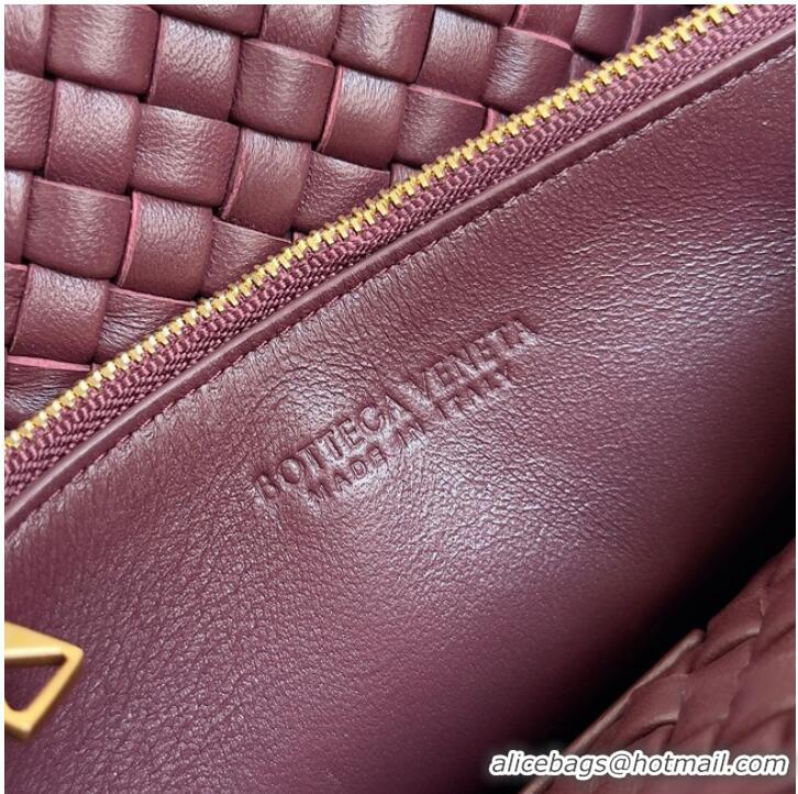 Top Grade Bottega Veneta Small padded intreccio leather shoulder bag 709418 Bordeaux