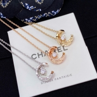 Stylish Chanel Neckl...