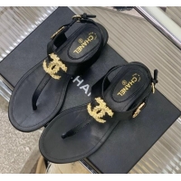 Sumptuous Chanel Calfskin Flat Thong Sandals G36140 Black 030260